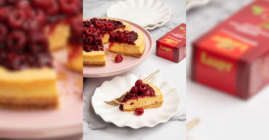 Rooibos Baked Cheesecake with Berry Compote