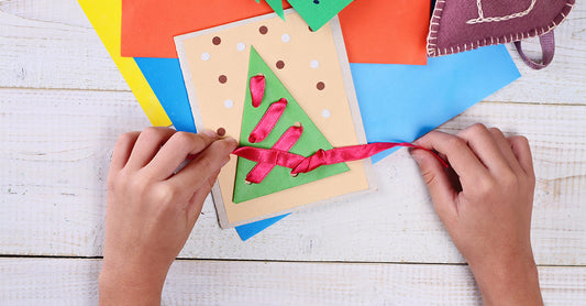 Get the kids busy and in the festive spirit with these DIY Christmas cards.
